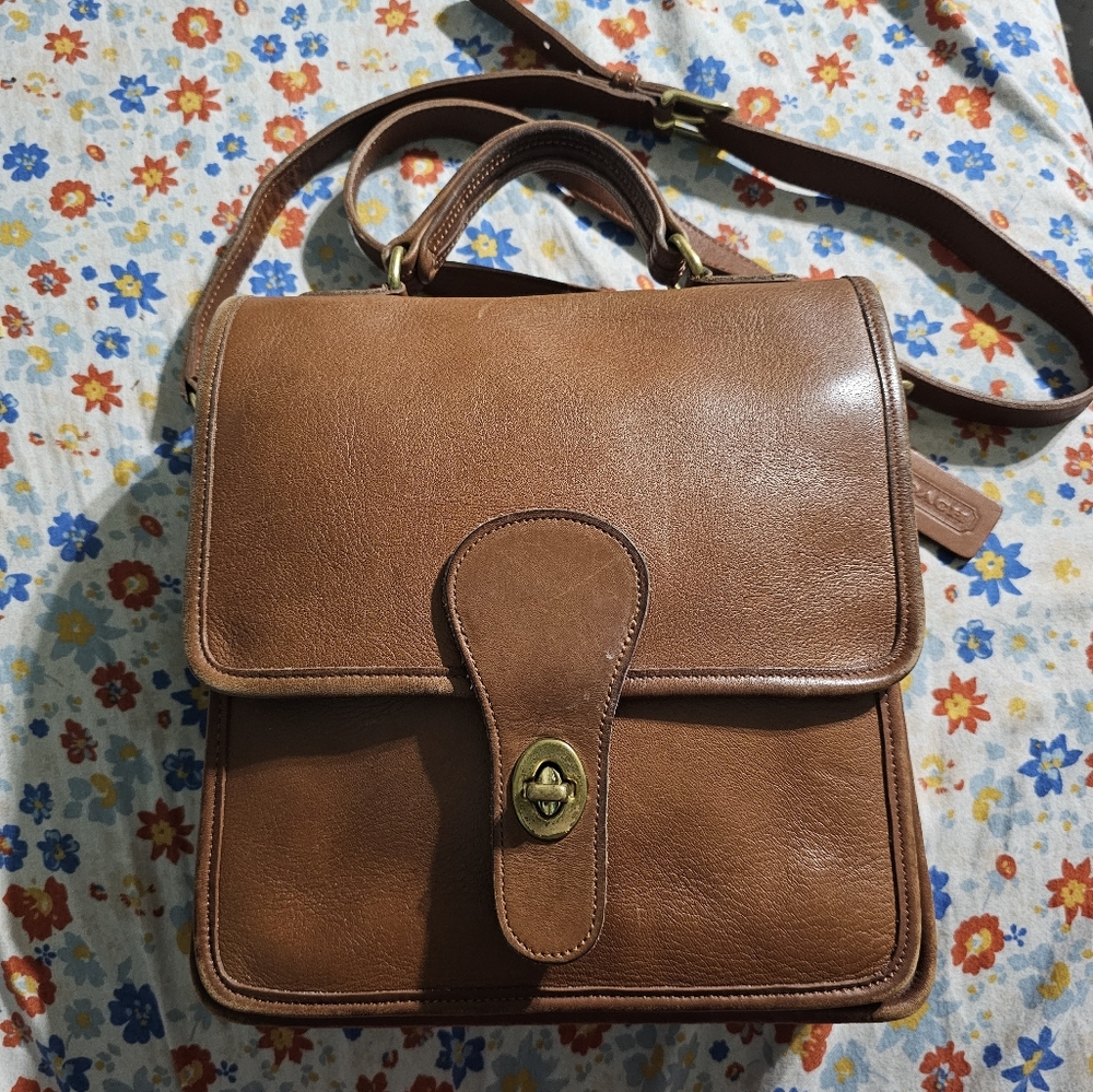 Classic Brown Leather Crossbody Satchel - Unbranded